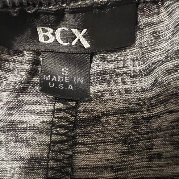 Like new* halter top *can be worn as a dress for someone petite - Picture 6 of 6